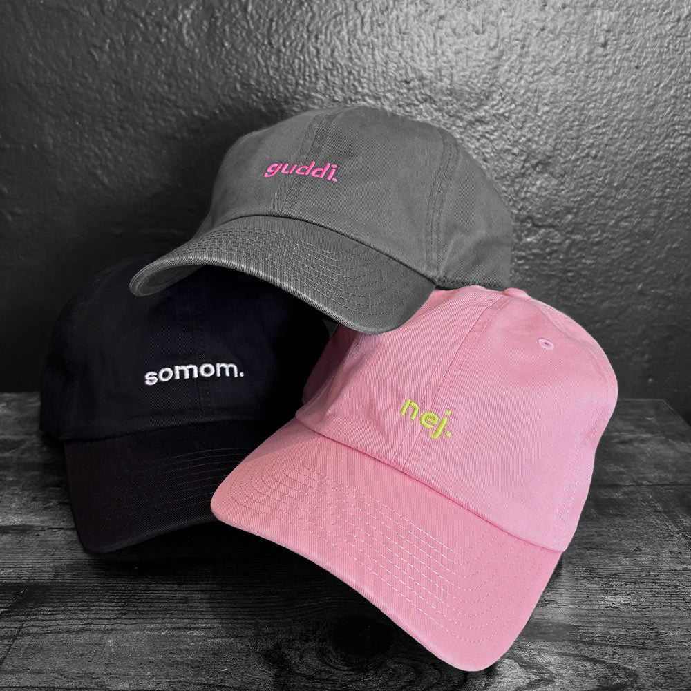 Statement caps 'somom, guddi' og nej hat